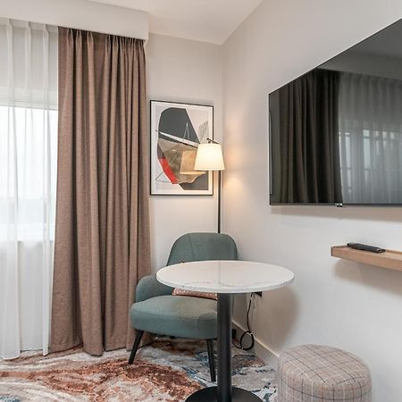 Best Western Rockingham Forest Hotel Корбі Екстер'єр фото