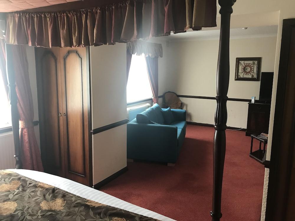 Best Western Rockingham Forest Hotel Корбі Екстер'єр фото
