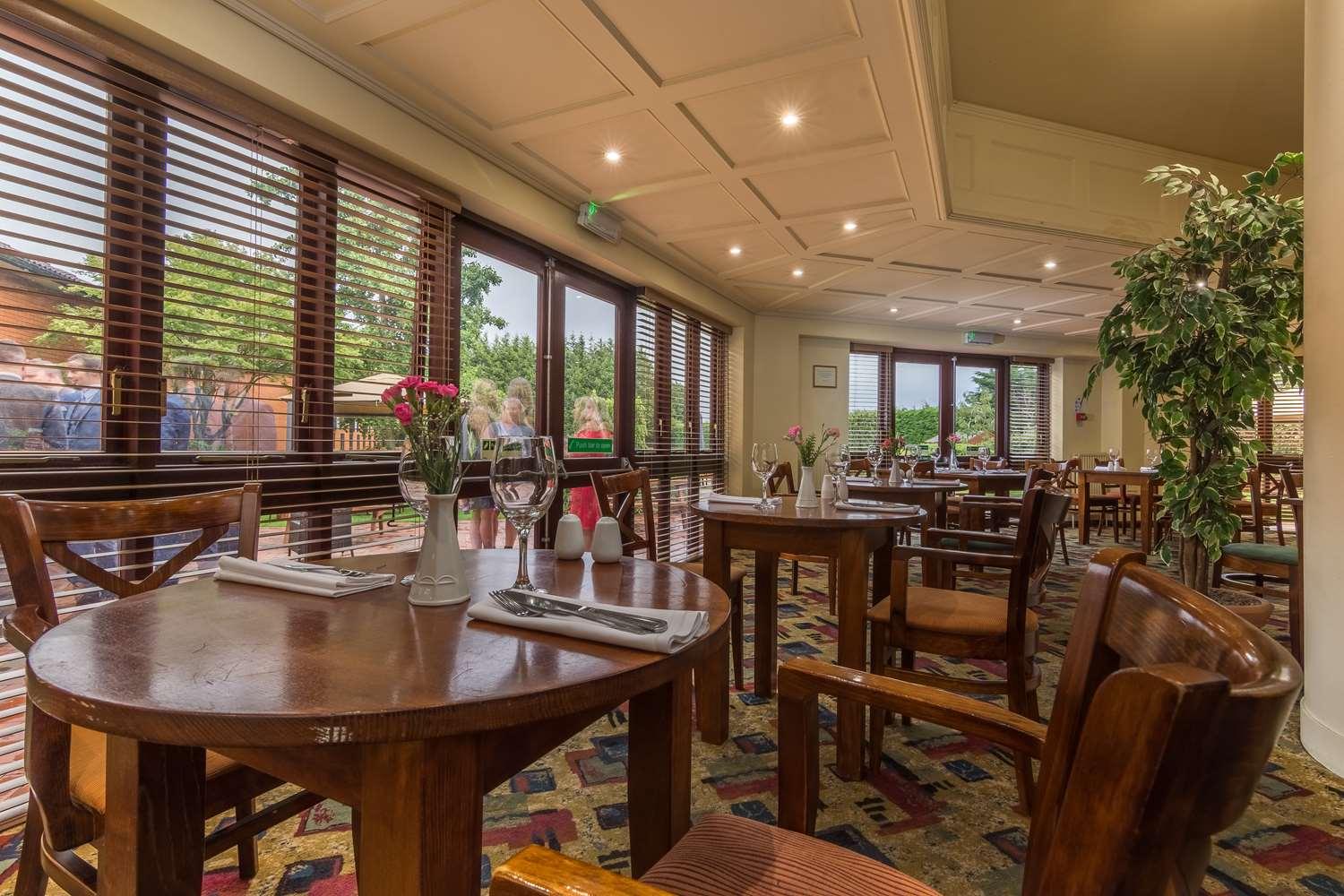 Best Western Rockingham Forest Hotel Корбі Екстер'єр фото