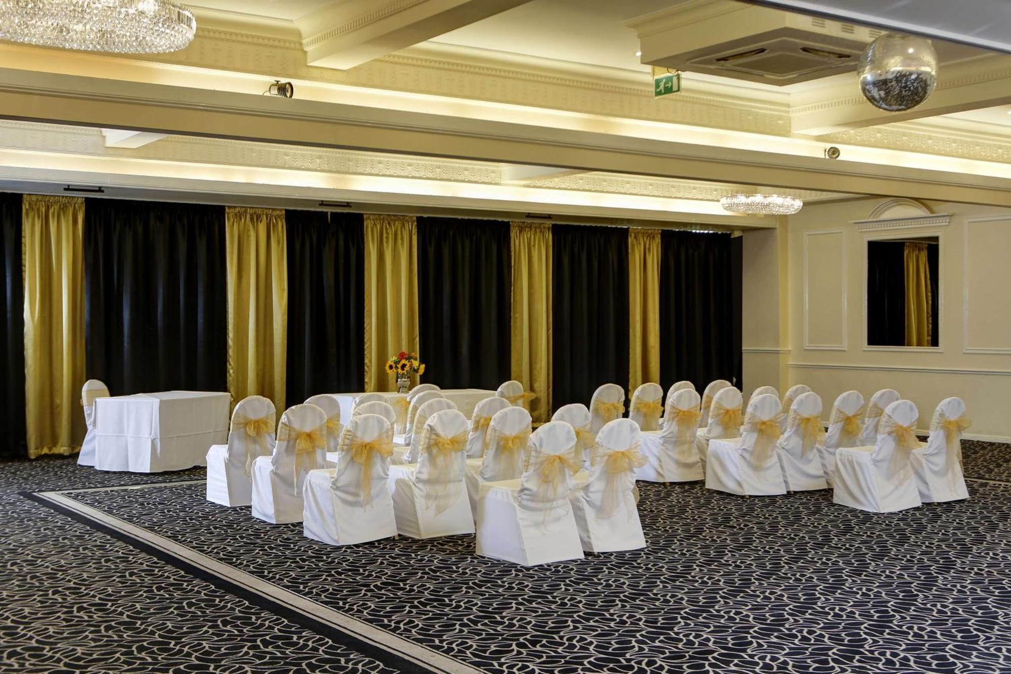 Best Western Rockingham Forest Hotel Корбі Екстер'єр фото
