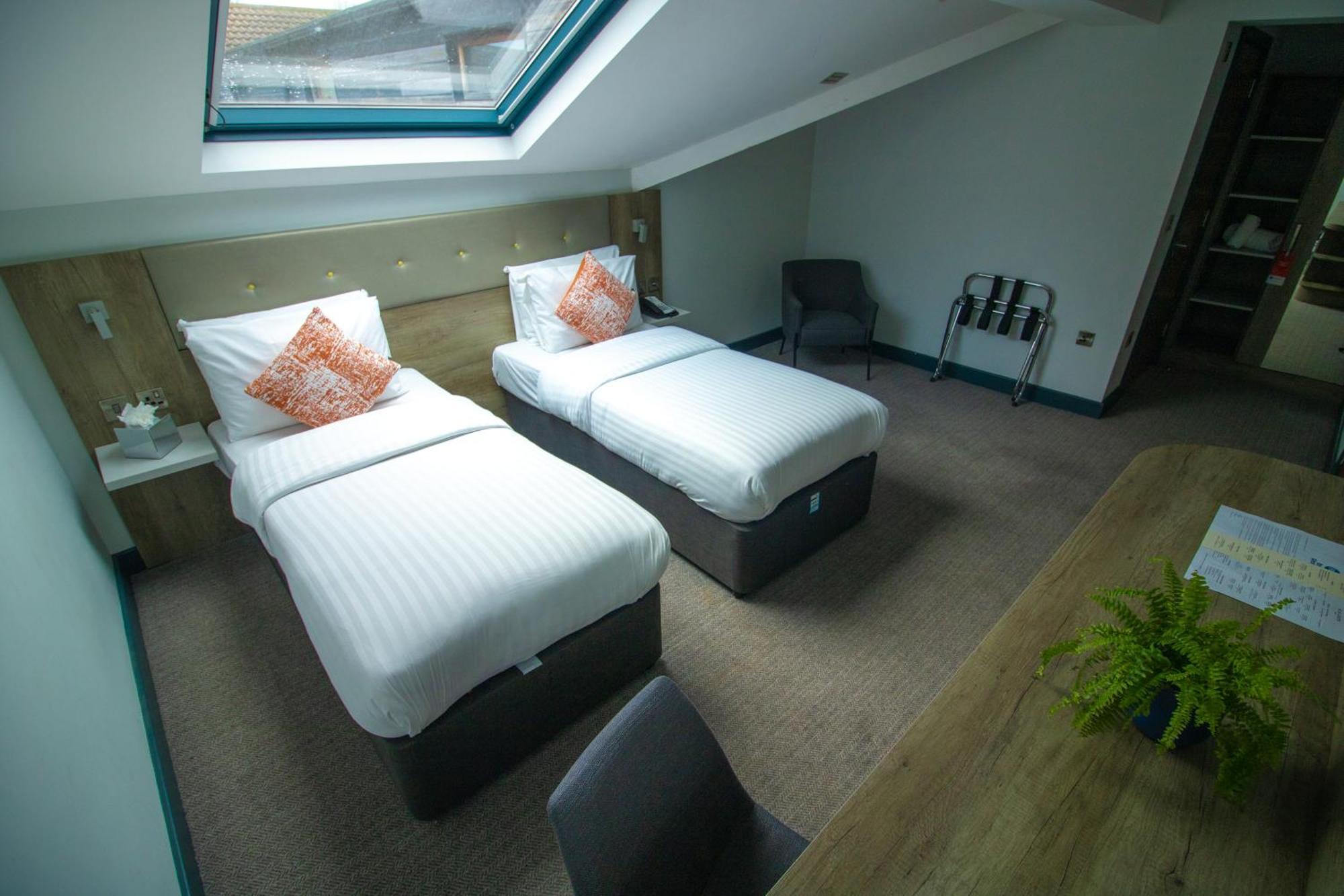 Best Western Rockingham Forest Hotel Корбі Екстер'єр фото