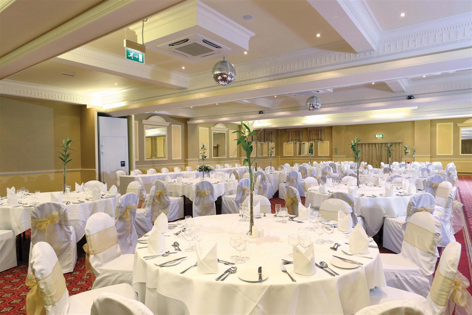 Best Western Rockingham Forest Hotel Корбі Екстер'єр фото